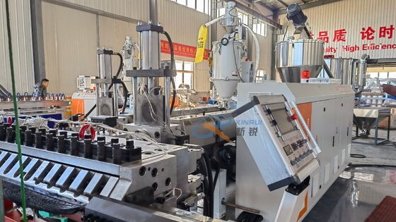 1400-1800mm TPE TPV TPR Máquina de tapetes de carro Máquina de fabricação de folhas de forma de vácuo