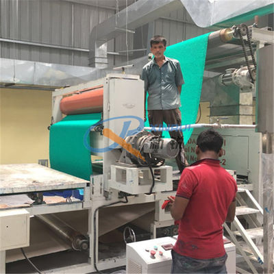 400kg/H espumam suportando a bobina Mat Making Machine plástico do PVC