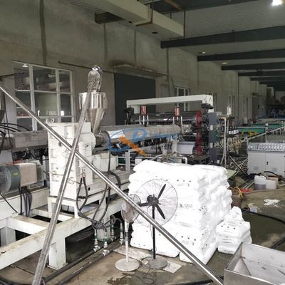Desbastando a máquina da folha do PE