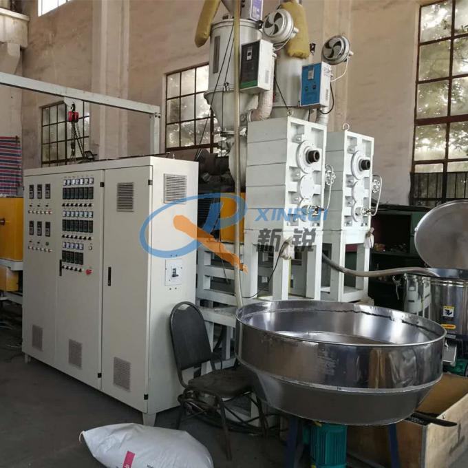 O CE aprovou o assoalho artificial Mat Making Machine da grama do HDPE plástico do LDPE do PE